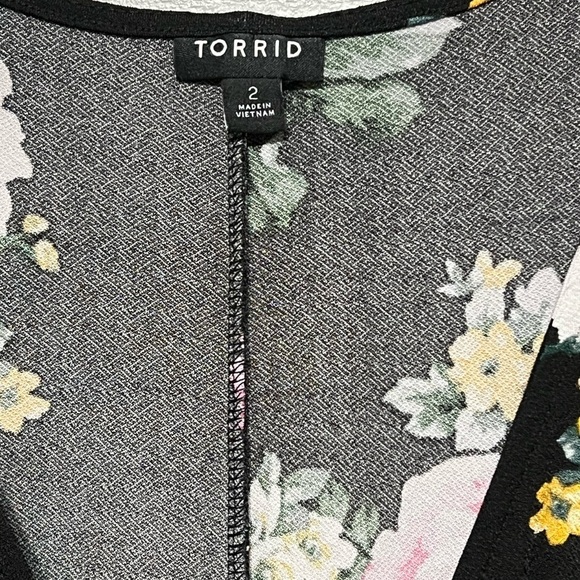Torrid Mini Stretch Crepe Wrap Dress Black Fancy Flow Floral 2X - Picture 9 of 11